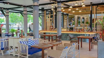 HOLIDAY AO NANG BEACH RESORT