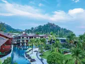 HOLIDAY AO NANG BEACH RESORT