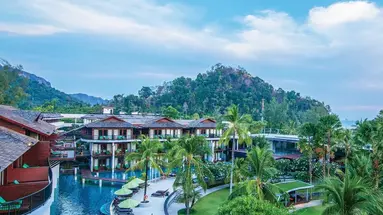 HOLIDAY AO NANG BEACH RESORT
