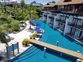 HOLIDAY AO NANG BEACH RESORT