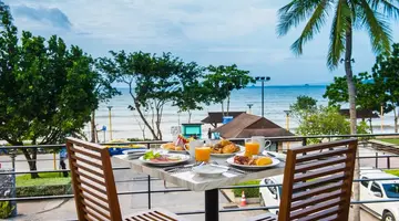 HOLIDAY AO NANG BEACH RESORT