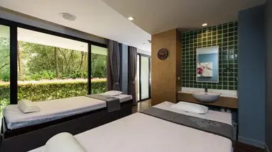 HOLIDAY AO NANG BEACH RESORT