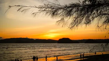 HOLIDAY AO NANG BEACH RESORT