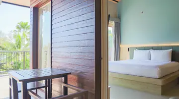 HOLIDAY AO NANG BEACH RESORT