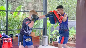 HOLIDAY AO NANG BEACH RESORT