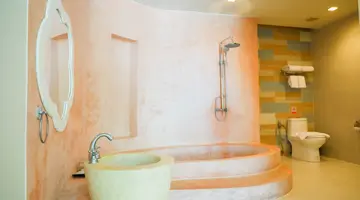 HOLIDAY AO NANG BEACH RESORT