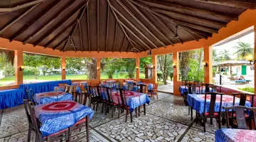Holiday Beach Club
