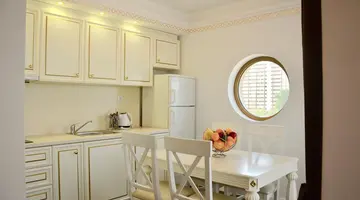 Holiday Complex Rainbow 4