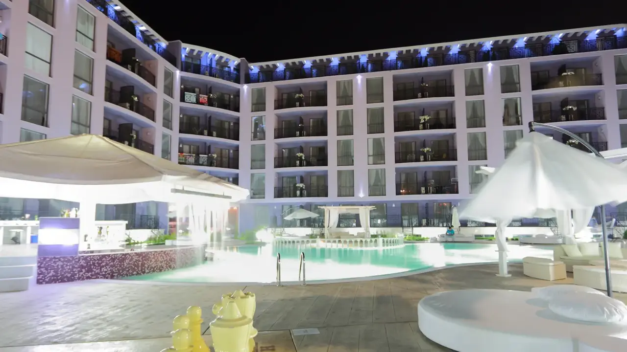 Holiday Complex Rainbow 4