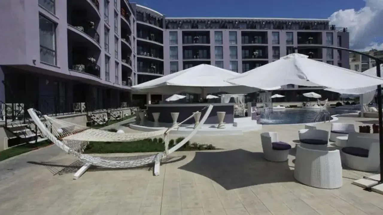 Holiday Complex Rainbow 4