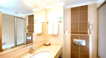 HOLIDAY GARDEN RESORT