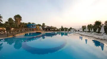 HOLIDAY GARDEN RESORT