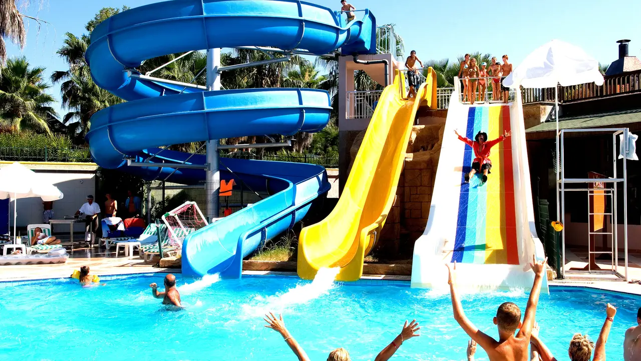 HOLIDAY GARDEN RESORT
