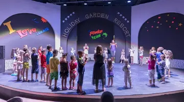 HOLIDAY GARDEN RESORT