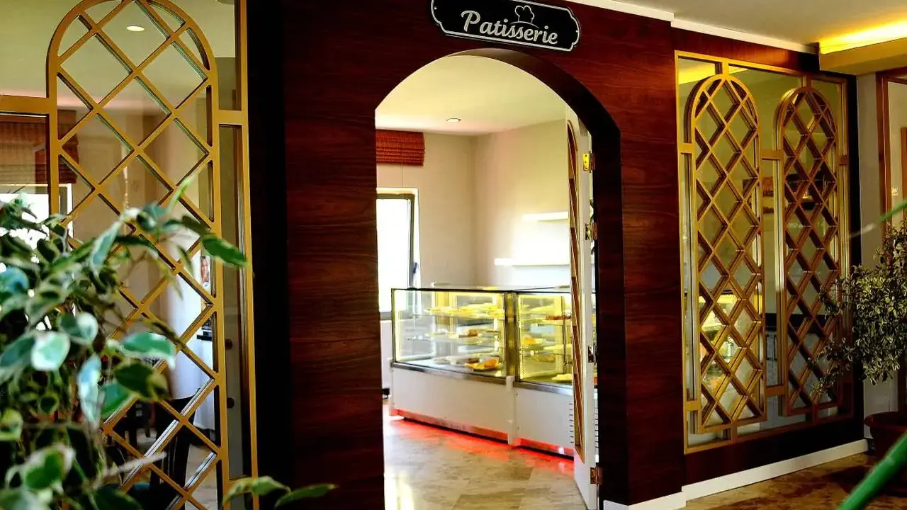 HOLIDAY GARDEN RESORT