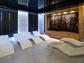 Holiday Golden Resort & Spa