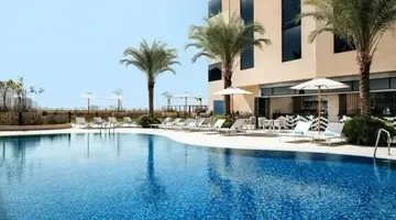 Holiday Inn &amp Suites Dubai Science Park