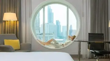 Holiday Inn Bangkok Silom