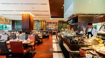 Holiday Inn Bangkok Silom