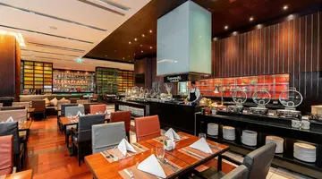 Holiday Inn Bangkok Silom