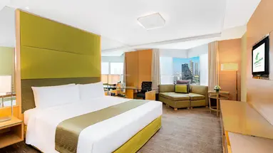 Holiday Inn Bangkok Silom