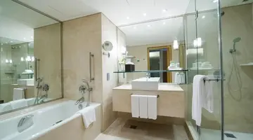 Holiday Inn Bangkok Silom