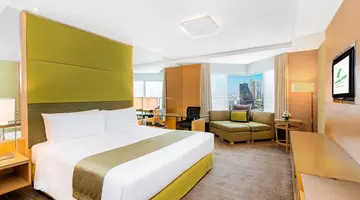 Holiday Inn Bangkok Silom