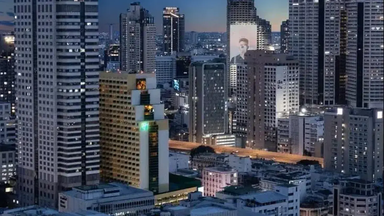 Holiday Inn Bangkok Silom