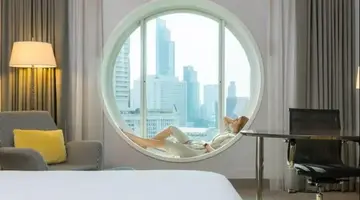 Holiday Inn Bangkok Silom