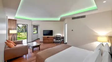 Holiday Inn Beach Resort