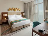 Holiday Inn Dubai Al-Maktoum Airport