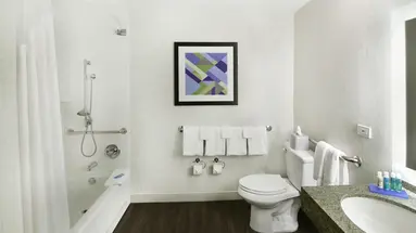 Holiday Inn Express and Suites Fisherman s Wharf
