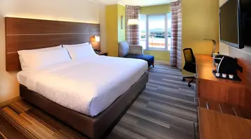Holiday Inn Express and Suites Fisherman s Wharf