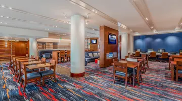 Holiday Inn Express and Suites Fisherman s Wharf
