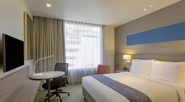 Holiday Inn Express Bangkok Sathorn