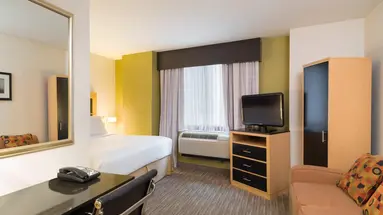 Holiday Inn Express Wall Street