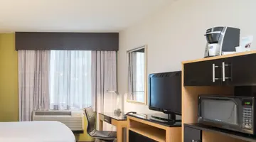 Holiday Inn Express Wall Street
