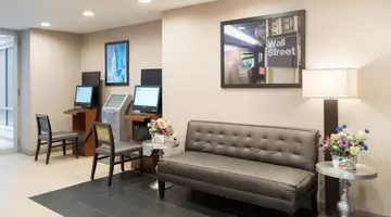 Holiday Inn Express Wall Street