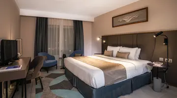HOLIDAY INTERNATIONAL HOTEL SHARJAH