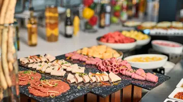 HOLIDAY INTERNATIONAL HOTEL SHARJAH