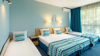 HOLIDAY PARK HOTEL