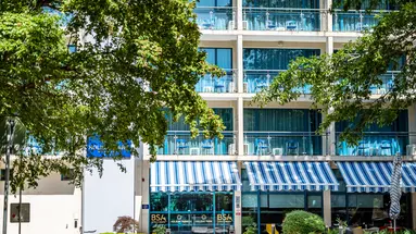 HOLIDAY PARK HOTEL