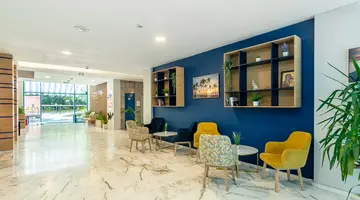 HOLIDAY PARK HOTEL