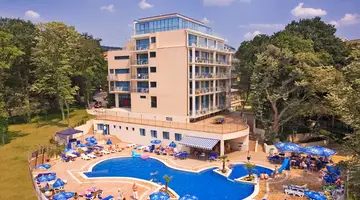 HOLIDAY PARK HOTEL