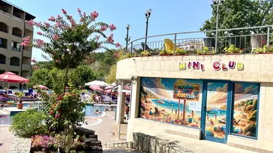 HOLIDAY PARK HOTEL