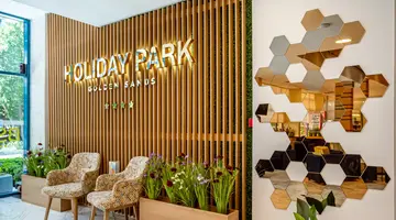 HOLIDAY PARK HOTEL
