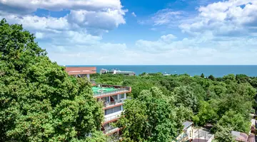 HOLIDAY PARK HOTEL