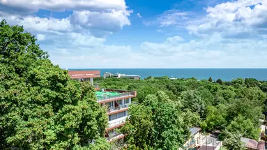 HOLIDAY PARK HOTEL