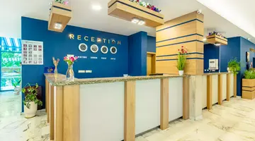 HOLIDAY PARK HOTEL