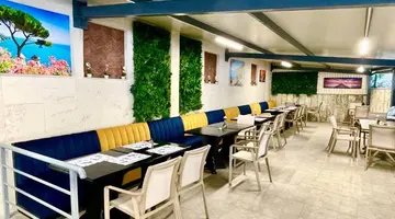 HOLIDAY PARK HOTEL